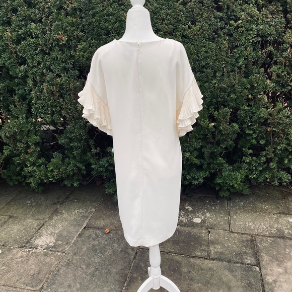 CECE**Beautiful White Dress**US 6 $189 - Picture 5 of 5